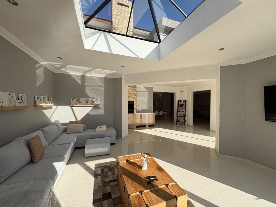 4 Bedroom Property for Sale in Willow Acres Ext 10 Gauteng