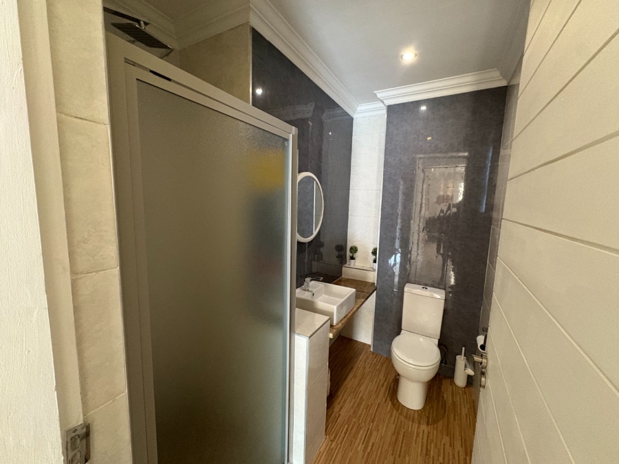 4 Bedroom Property for Sale in Willow Acres Ext 10 Gauteng