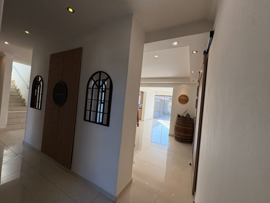 4 Bedroom Property for Sale in Willow Acres Ext 10 Gauteng