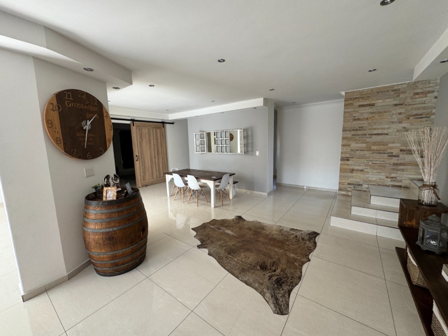 4 Bedroom Property for Sale in Willow Acres Ext 10 Gauteng