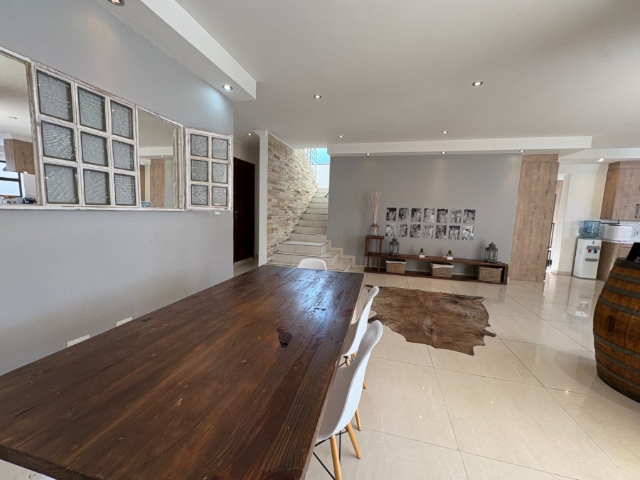 4 Bedroom Property for Sale in Willow Acres Ext 10 Gauteng