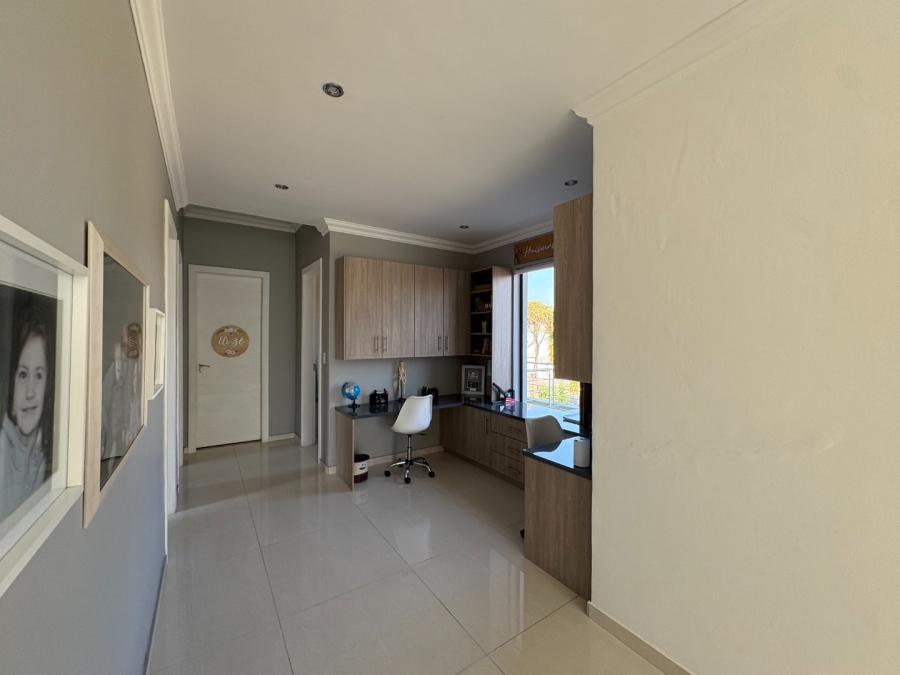 4 Bedroom Property for Sale in Willow Acres Ext 10 Gauteng