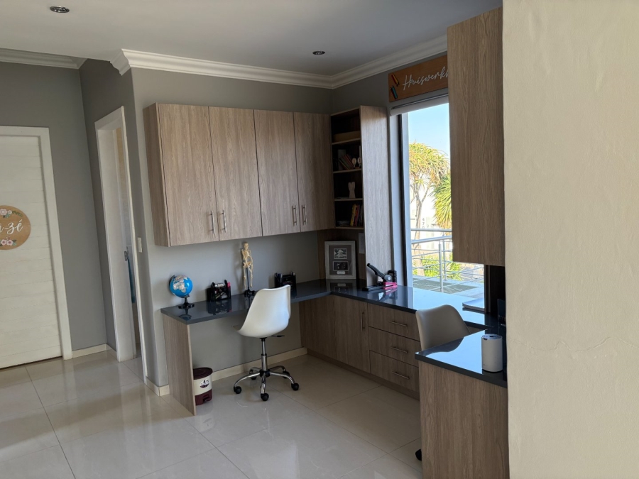 4 Bedroom Property for Sale in Willow Acres Ext 10 Gauteng