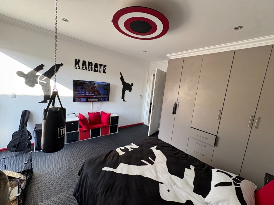 4 Bedroom Property for Sale in Willow Acres Ext 10 Gauteng