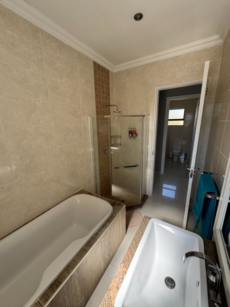 4 Bedroom Property for Sale in Willow Acres Ext 10 Gauteng