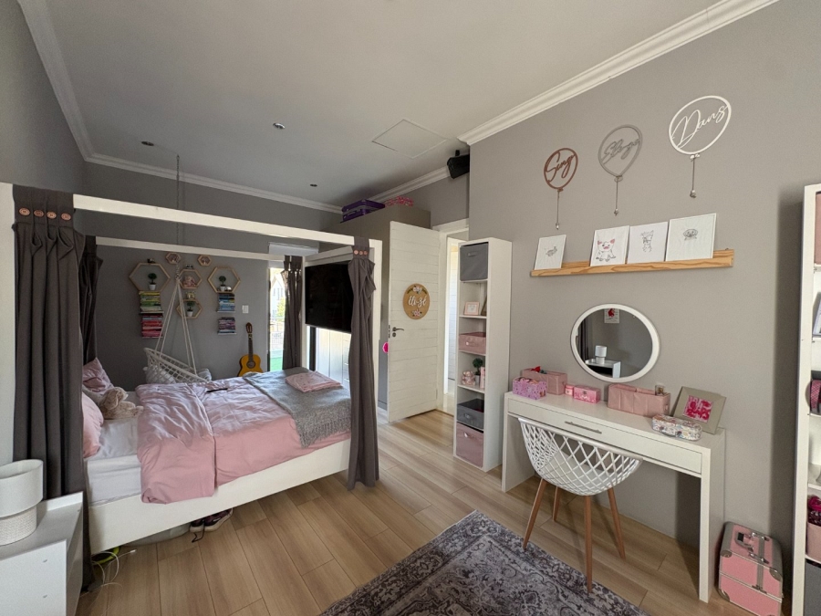 4 Bedroom Property for Sale in Willow Acres Ext 10 Gauteng
