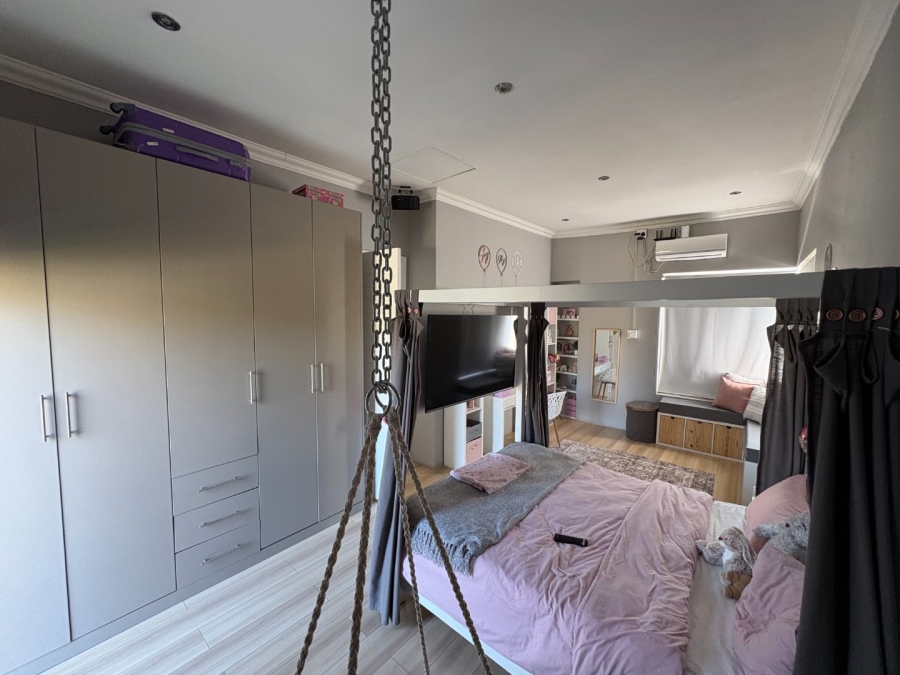 4 Bedroom Property for Sale in Willow Acres Ext 10 Gauteng
