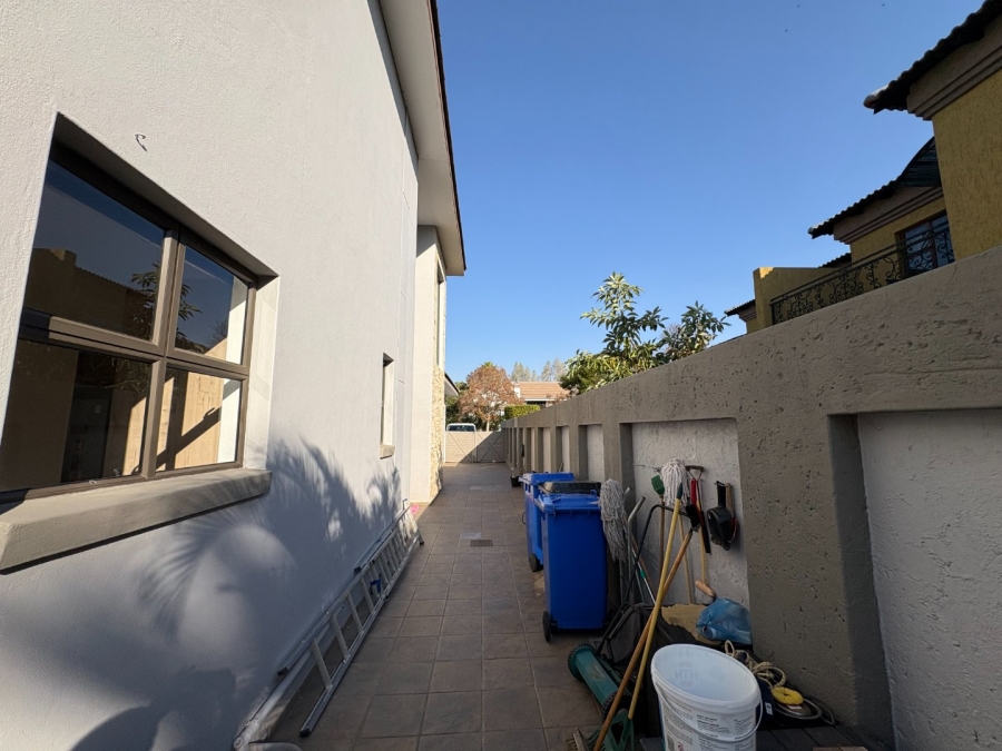 4 Bedroom Property for Sale in Willow Acres Ext 10 Gauteng