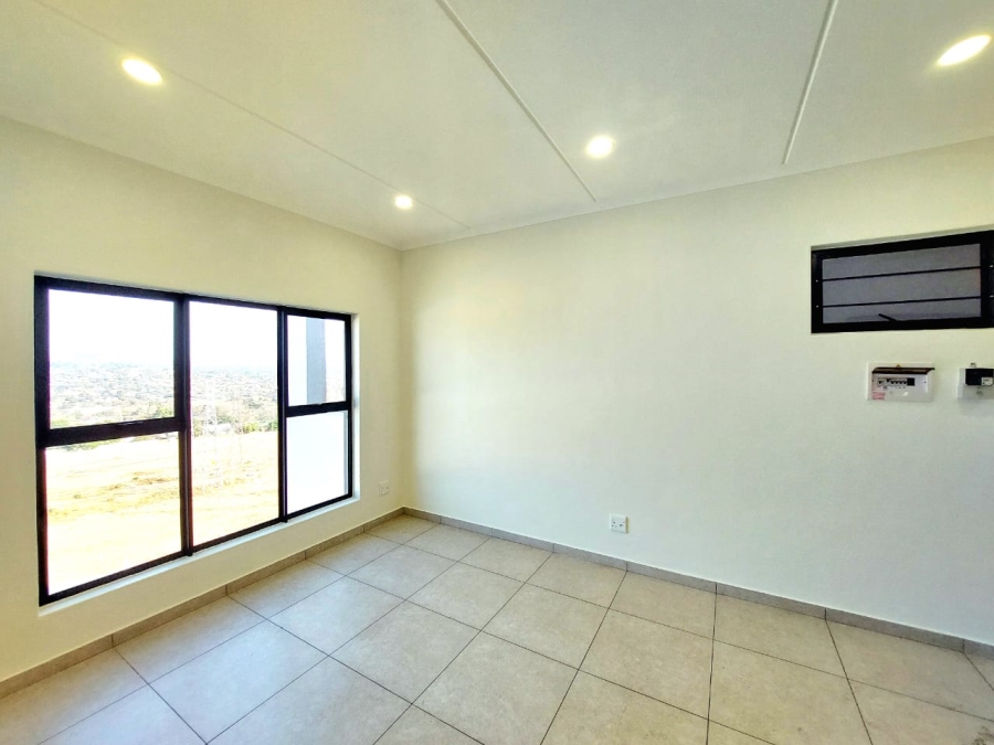 1 Bedroom Property for Sale in Greenstone Ridge Gauteng