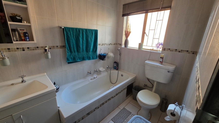 3 Bedroom Property for Sale in Doornpoort Gauteng