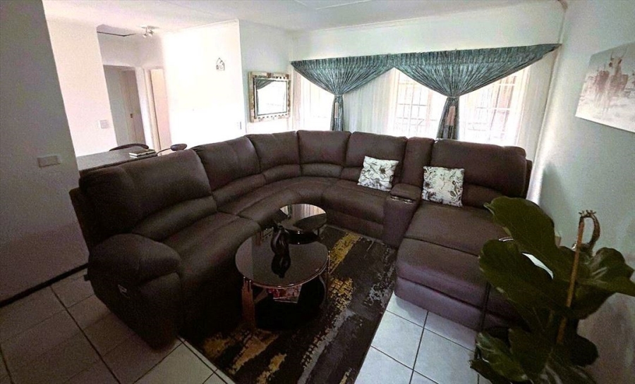 2 Bedroom Property for Sale in Rynfield Gauteng