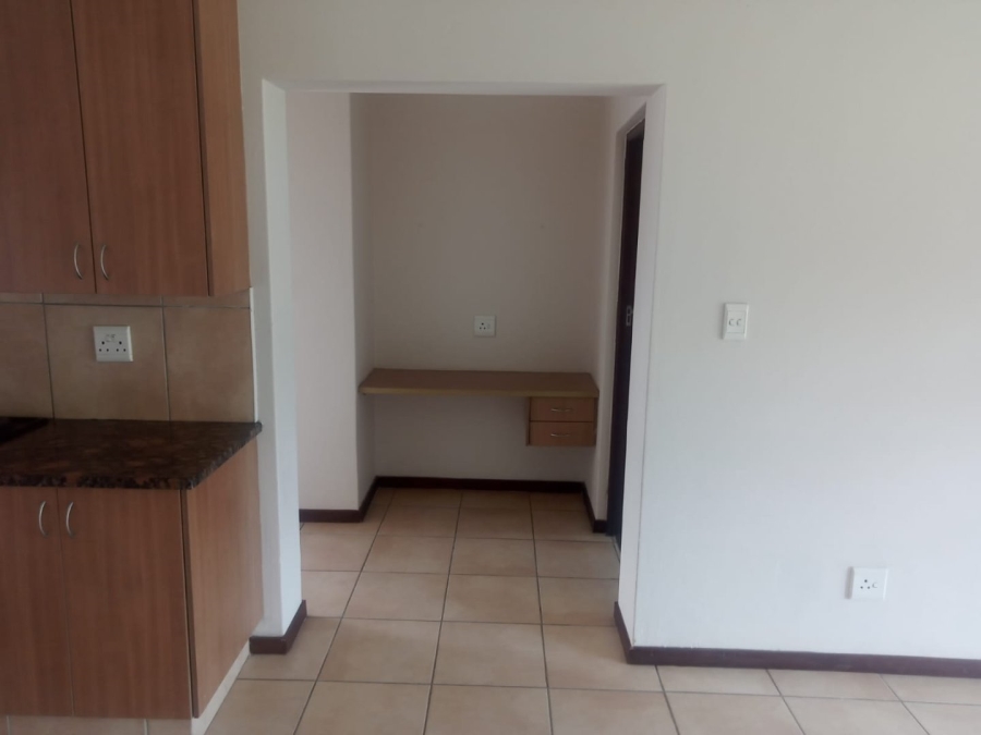 2 Bedroom Property for Sale in Greenstone Hill Gauteng