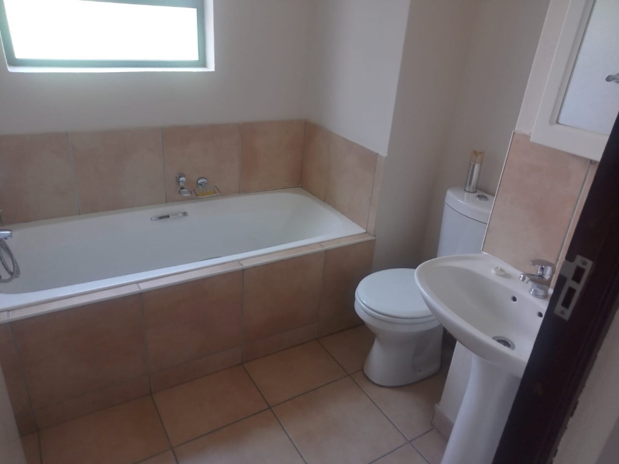 2 Bedroom Property for Sale in Greenstone Hill Gauteng