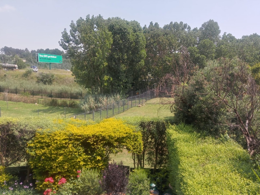 2 Bedroom Property for Sale in Greenstone Hill Gauteng