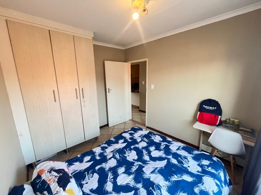 2 Bedroom Property for Sale in Erand Gardens Gauteng