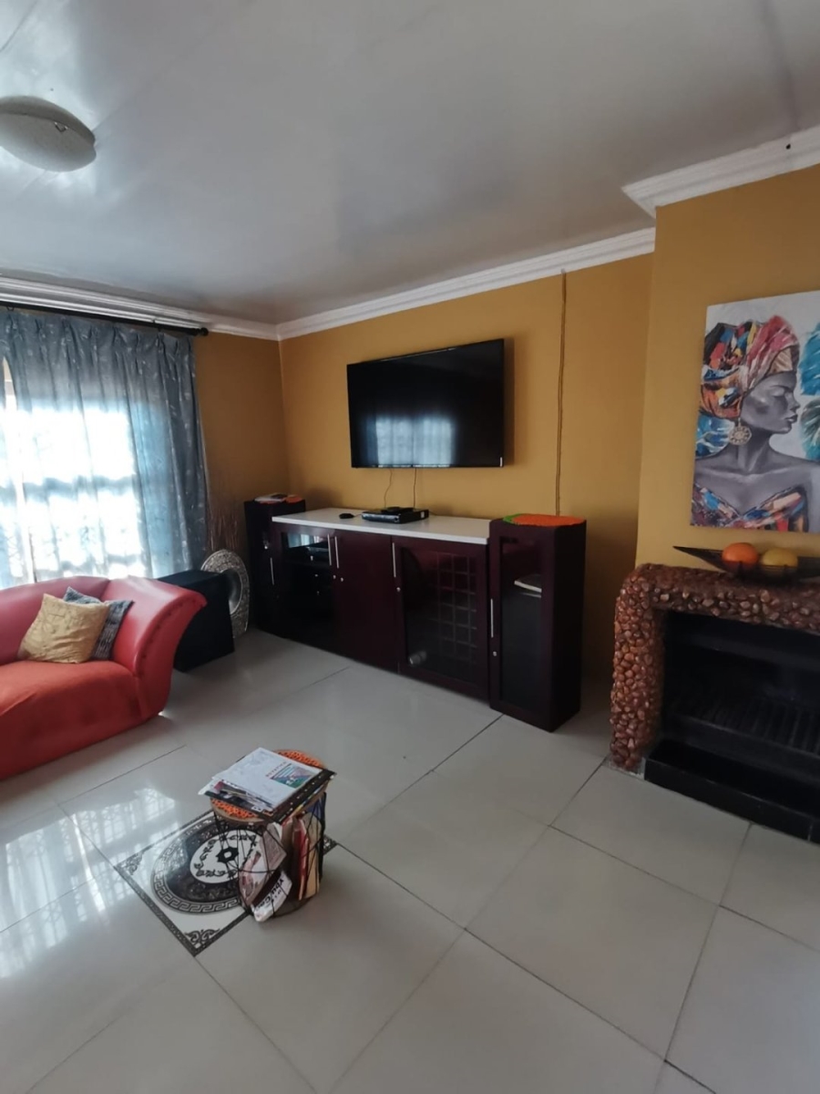 To Let 4 Bedroom Property for Rent in Soshanguve WW Gauteng