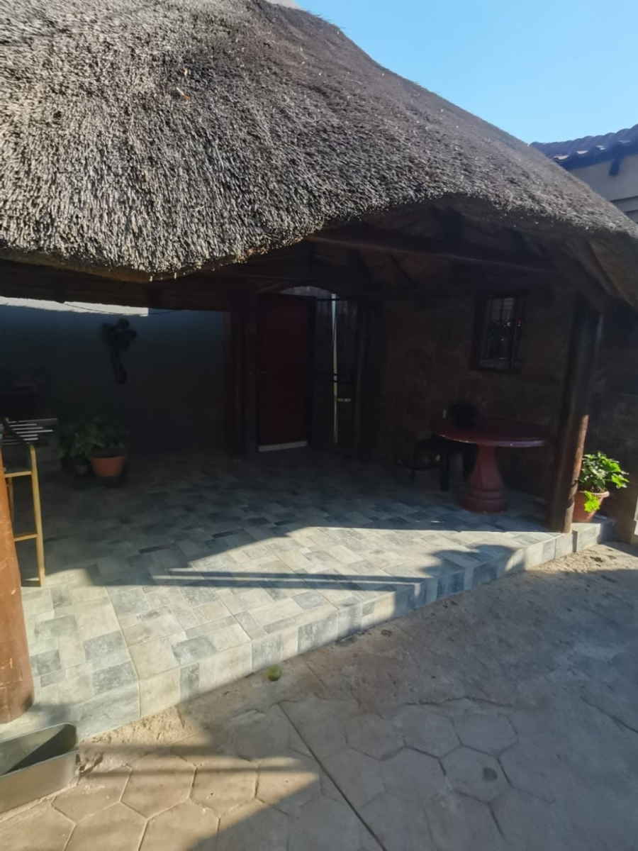 To Let 4 Bedroom Property for Rent in Soshanguve WW Gauteng