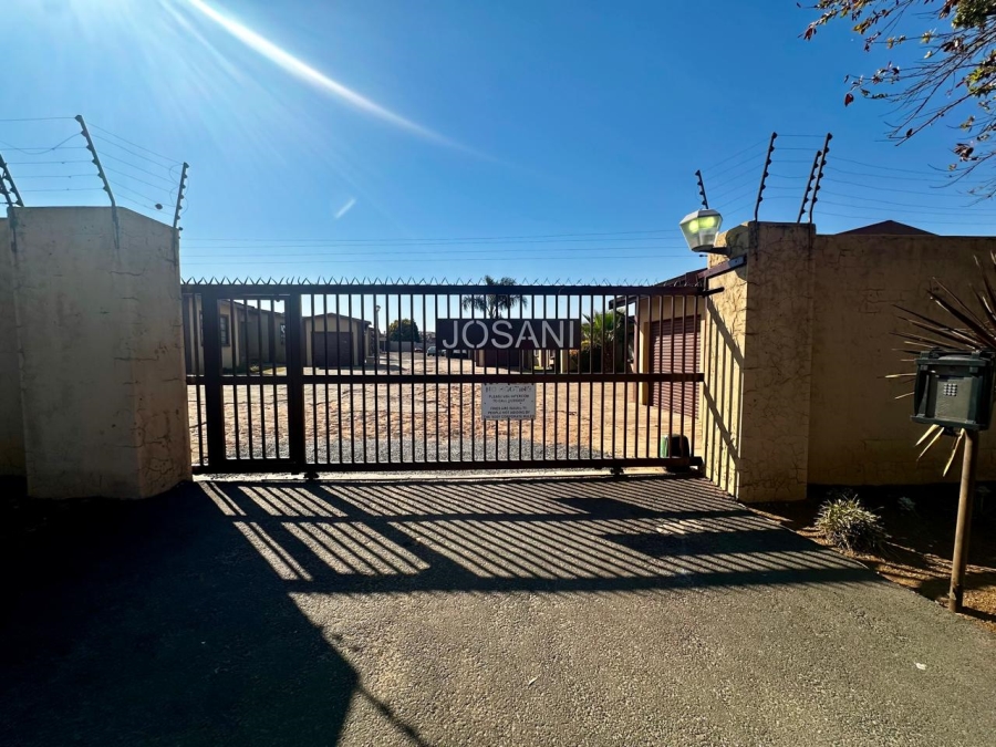 3 Bedroom Property for Sale in Liefde en Vrede Gauteng