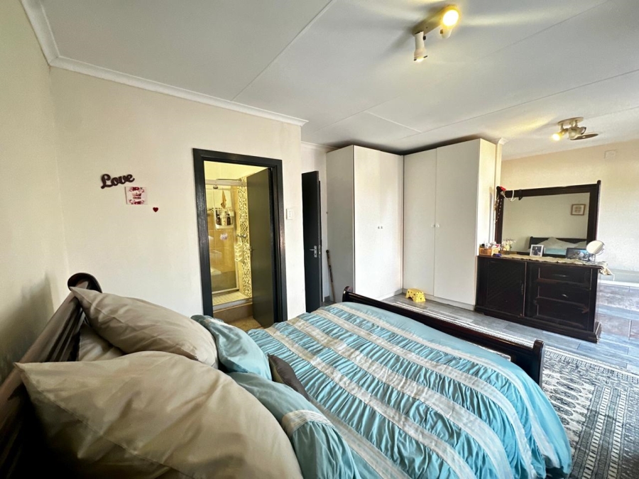 3 Bedroom Property for Sale in Liefde en Vrede Gauteng