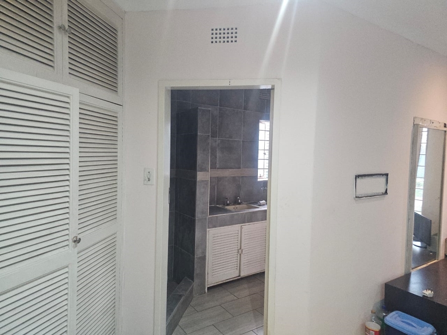 To Let 1 Bedroom Property for Rent in Kew Gauteng