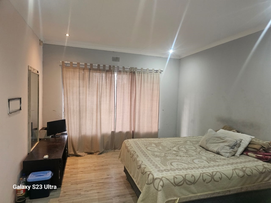 To Let 1 Bedroom Property for Rent in Kew Gauteng