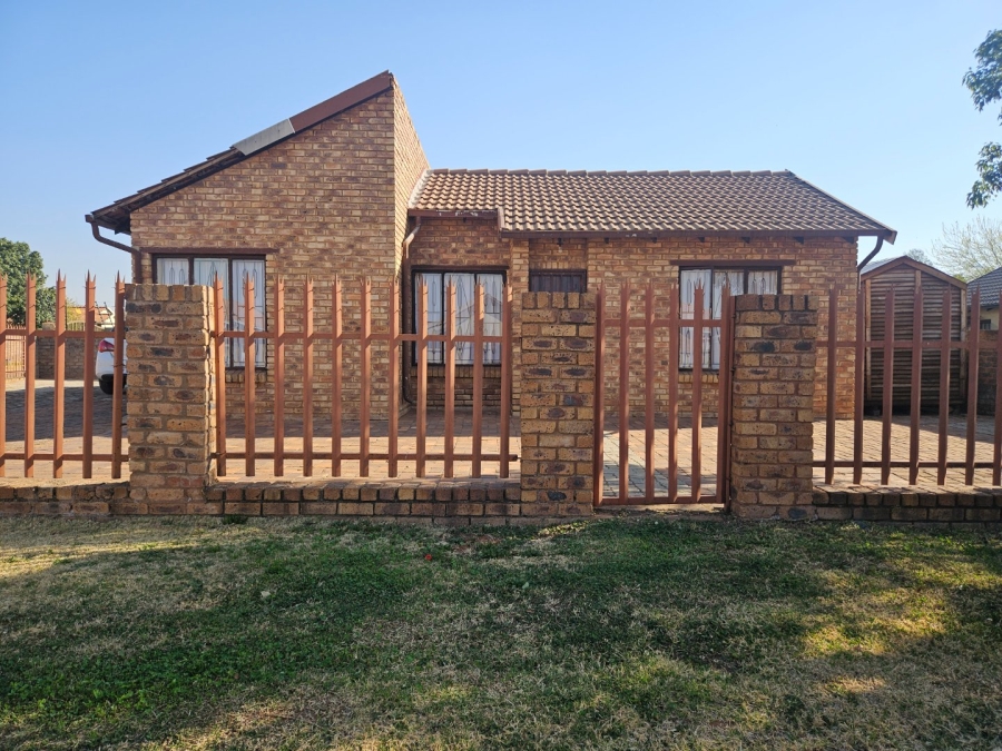 3 Bedroom Property for Sale in Crystal Park Gauteng