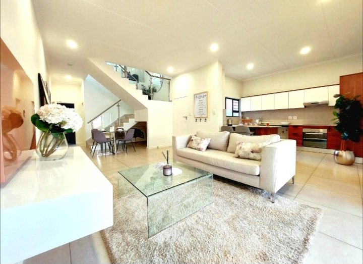 3 Bedroom Property for Sale in Sunninghill Gauteng