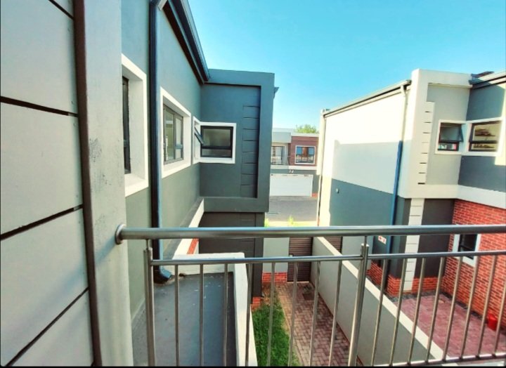 3 Bedroom Property for Sale in Sunninghill Gauteng