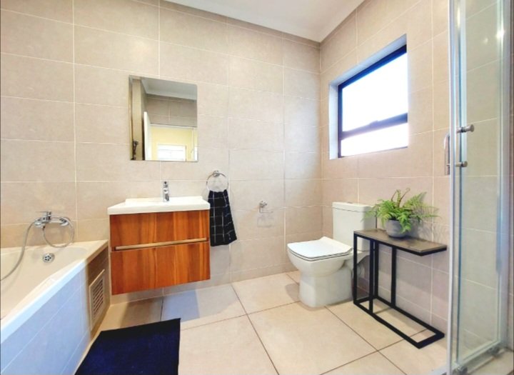 3 Bedroom Property for Sale in Sunninghill Gauteng