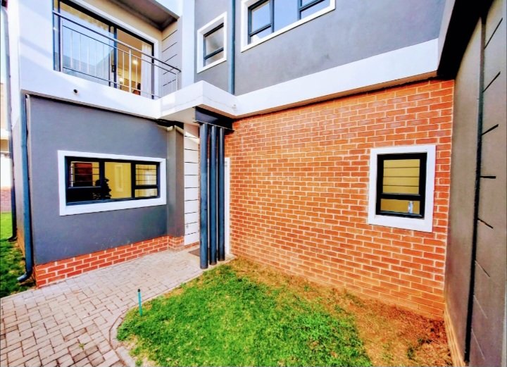 3 Bedroom Property for Sale in Sunninghill Gauteng