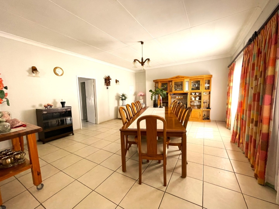 7 Bedroom Property for Sale in Valhalla Gauteng