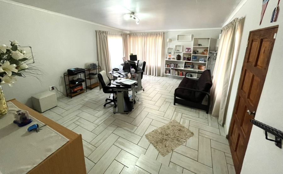 7 Bedroom Property for Sale in Valhalla Gauteng