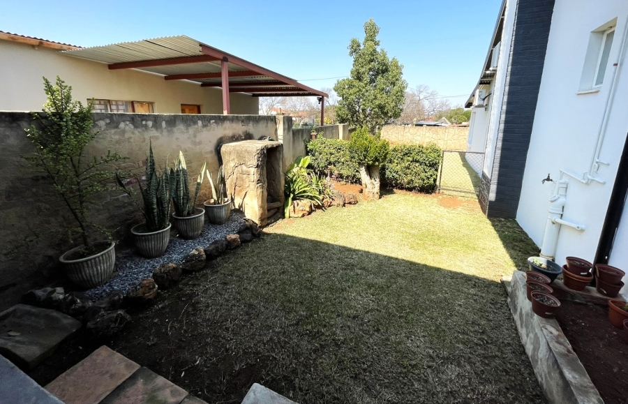 7 Bedroom Property for Sale in Valhalla Gauteng