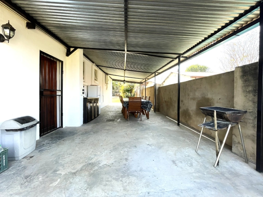 7 Bedroom Property for Sale in Valhalla Gauteng