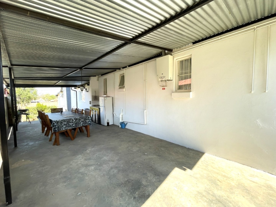 7 Bedroom Property for Sale in Valhalla Gauteng