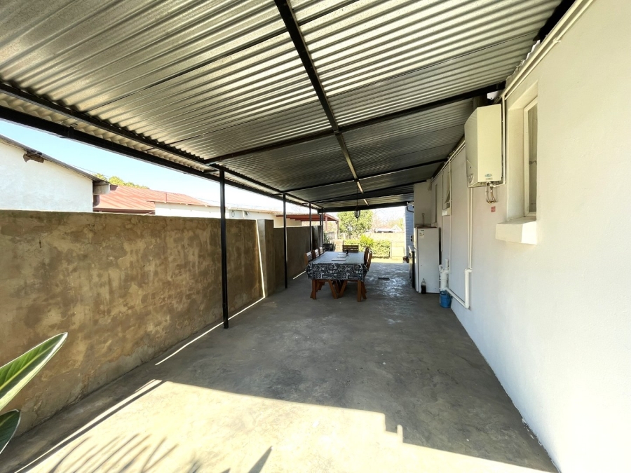 7 Bedroom Property for Sale in Valhalla Gauteng