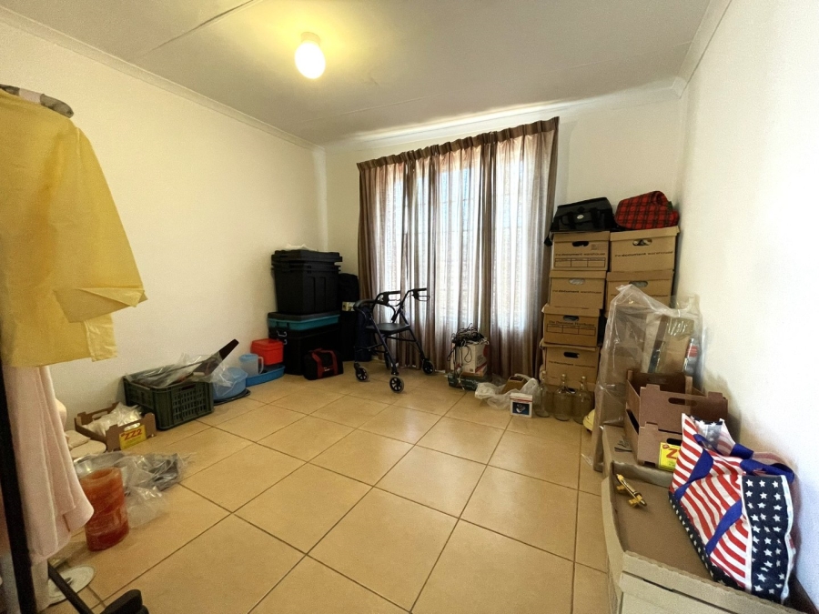 7 Bedroom Property for Sale in Valhalla Gauteng