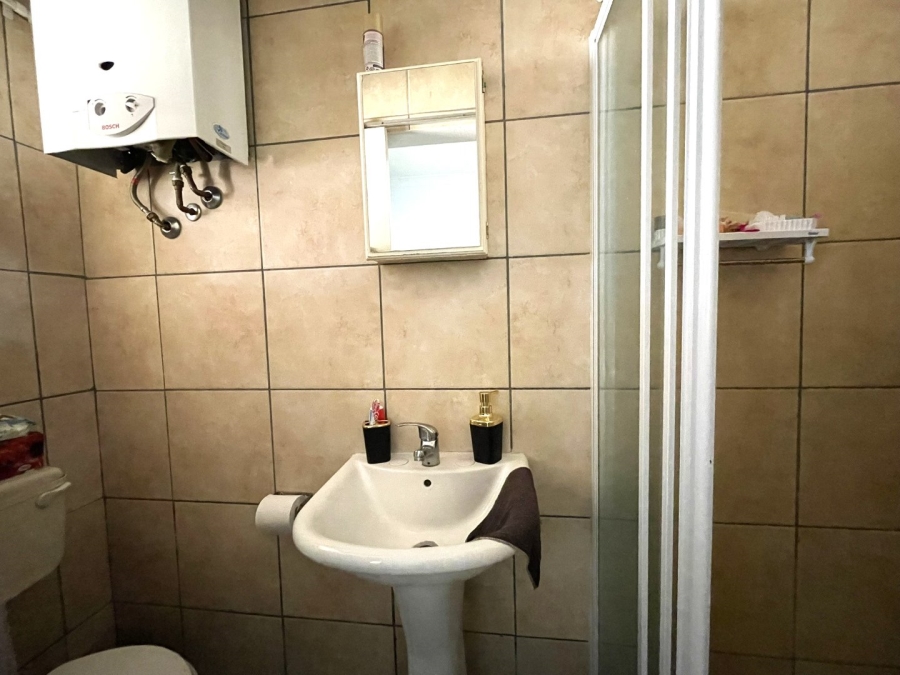 7 Bedroom Property for Sale in Valhalla Gauteng