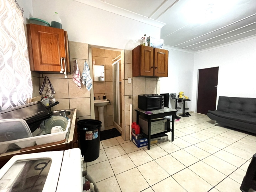 7 Bedroom Property for Sale in Valhalla Gauteng