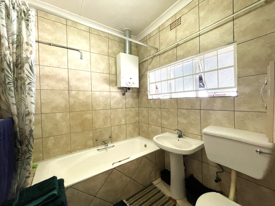 7 Bedroom Property for Sale in Valhalla Gauteng