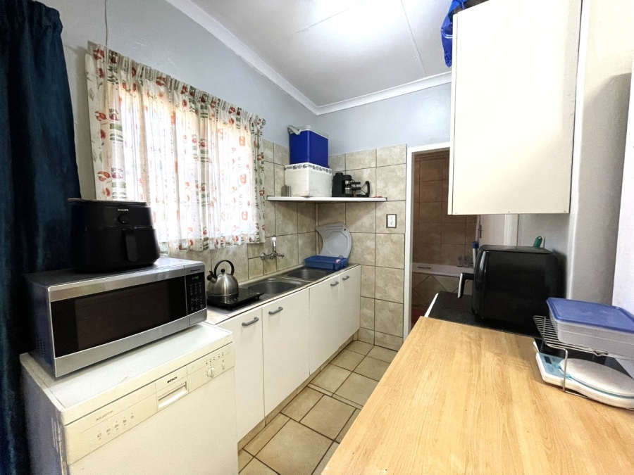 7 Bedroom Property for Sale in Valhalla Gauteng