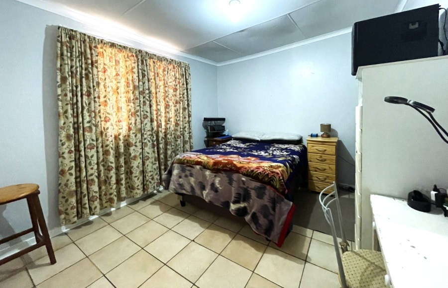 7 Bedroom Property for Sale in Valhalla Gauteng
