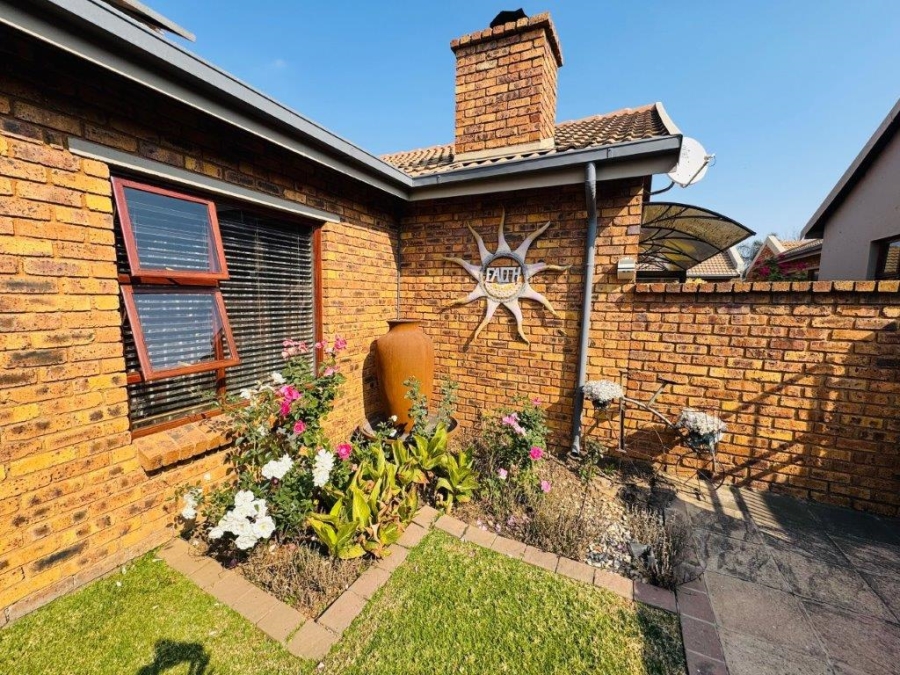 3 Bedroom Property for Sale in Bartlett Gauteng