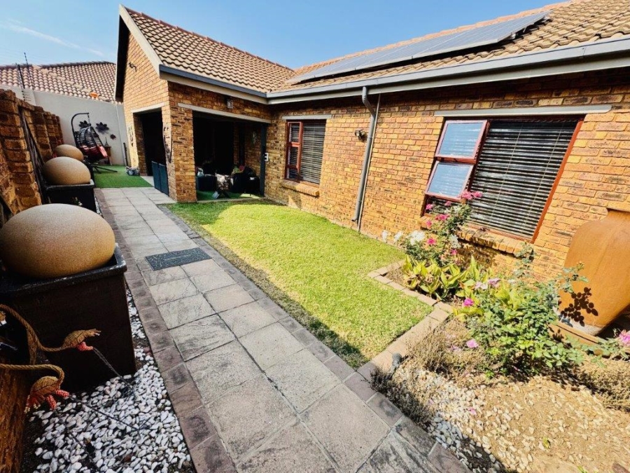 3 Bedroom Property for Sale in Bartlett Gauteng