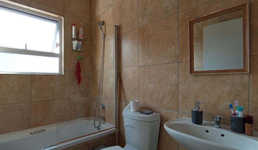  Bedroom Property for Sale in Lyndhurst Gauteng