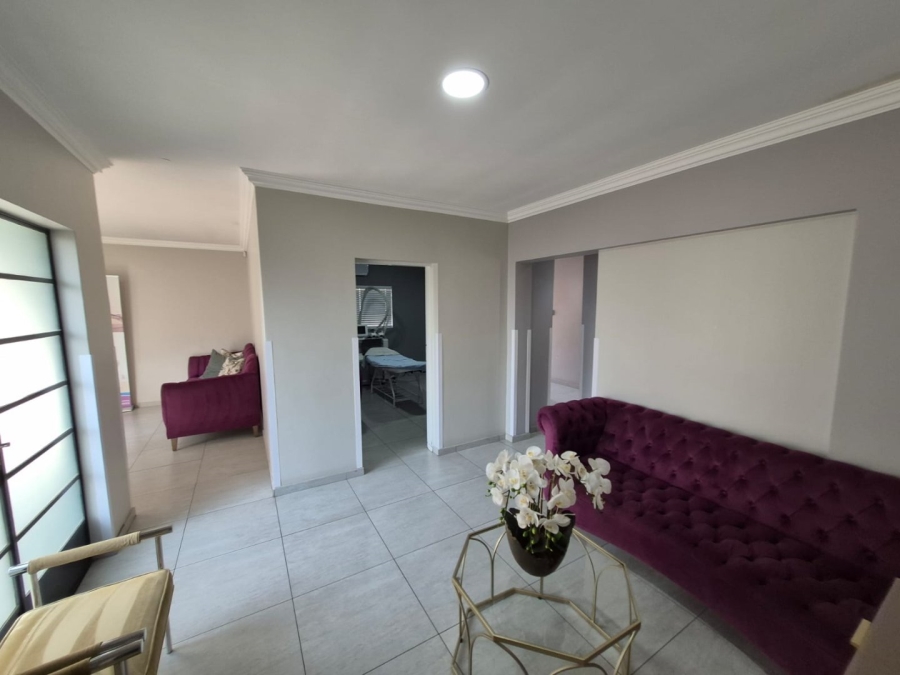 1 Bedroom Property for Sale in Garsfontein Gauteng