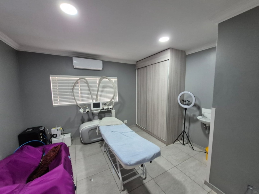 1 Bedroom Property for Sale in Garsfontein Gauteng