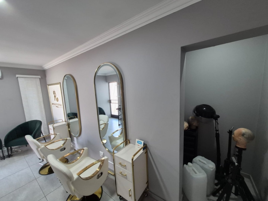 1 Bedroom Property for Sale in Garsfontein Gauteng