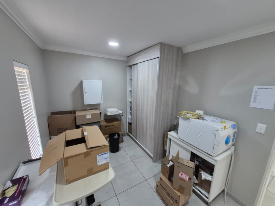 1 Bedroom Property for Sale in Garsfontein Gauteng