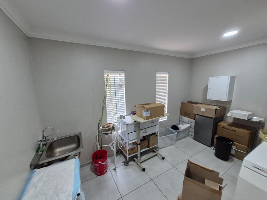 1 Bedroom Property for Sale in Garsfontein Gauteng